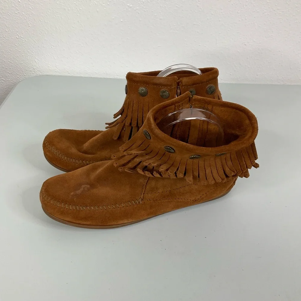 Minnetonka Fringe Suede Ankle Boots‎ Size 8